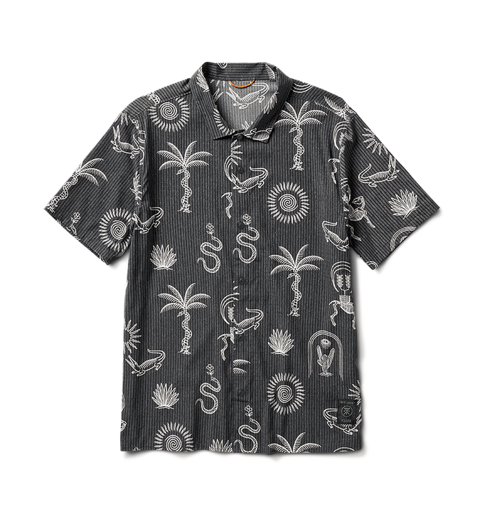 Close-up: The Bless Up Trail Shirt's breathable fabric, perfect for warm days.