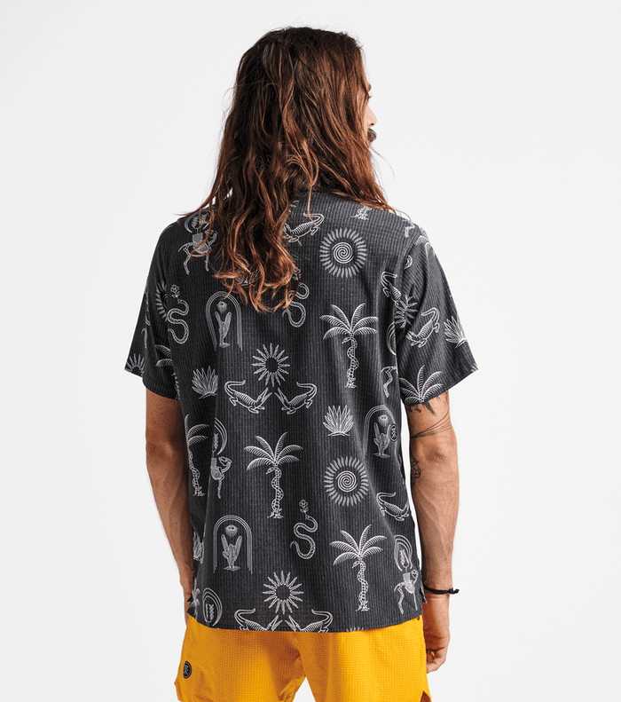 Back view: The Bless Up Trail Shirt in Black/White.