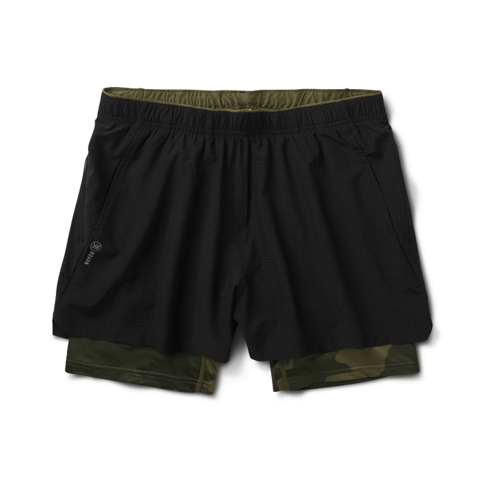 The Roark Bommer 3.5" Shorts in Black, comfortable and stylish shorts with a 3.5-inch inseam.