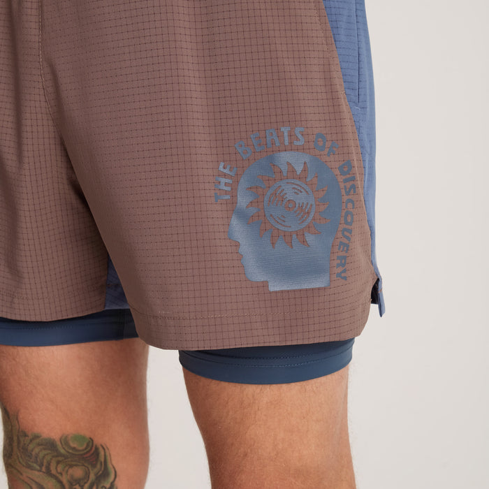 Versatile Roark active Bermuda shorts designed for running and adventure.
