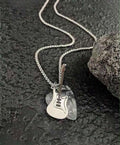 Collar con Colgante de Guitarra