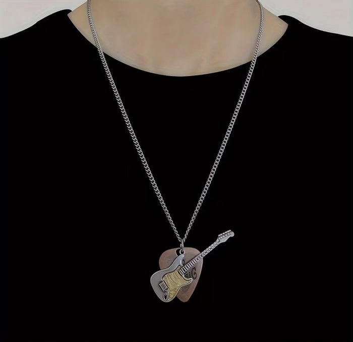 Collar con Colgante de Guitarra