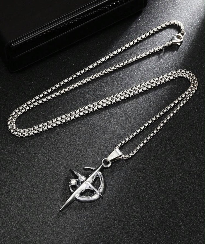 Collar con Colgante de Luna Creciente y Estrella