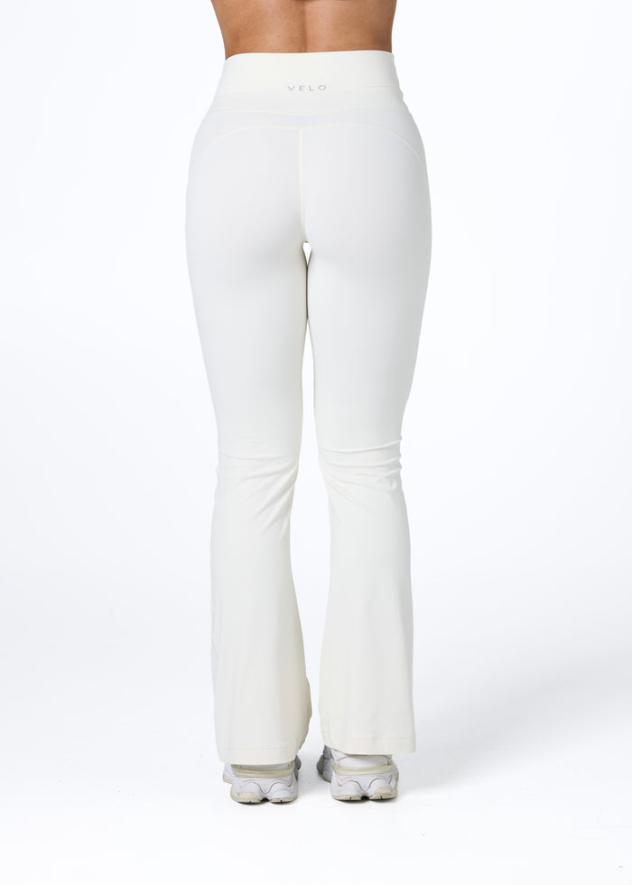 EVERYDAY FLARED LEGGINGS  - VANILLA