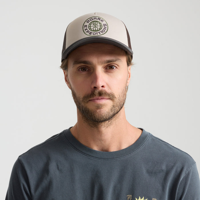 Stylish Roark baseball cap in military green, perfect for outdoor adventures and travel