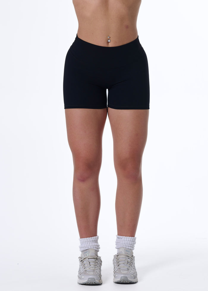 FORM SHORTS - BLACK