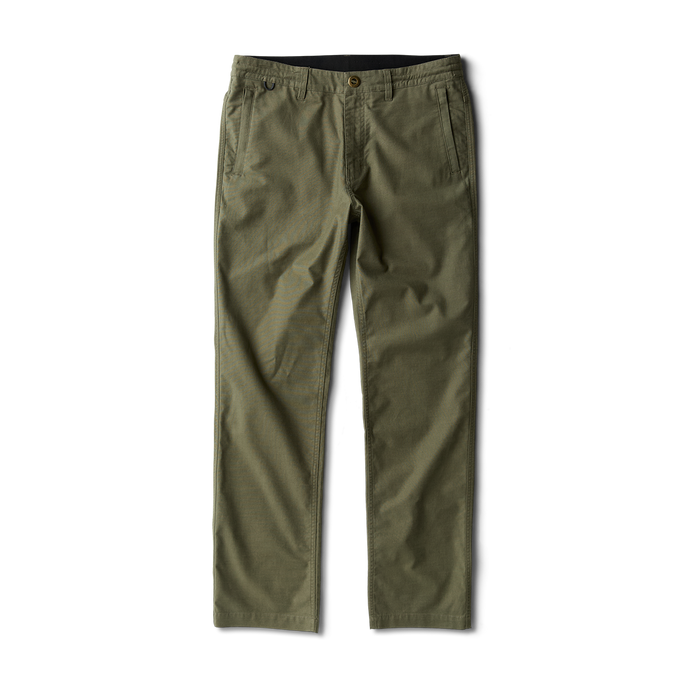 Unidentified Roark adventure gear item in a rugged outdoor setting.