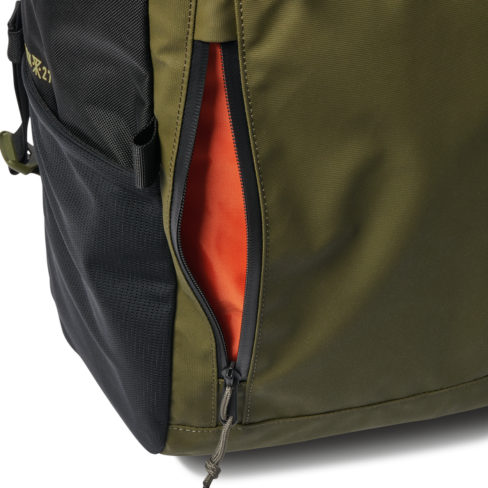 Roark Passenger 27L 2.0 Travel Bag in Black/Military, showcasing a front view of the bag.