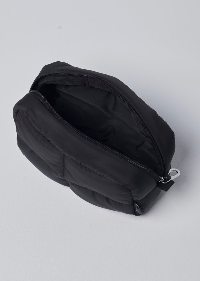 PILLOW ESSENTIALS BAG - BLACK