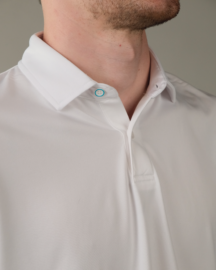 Detail cloud white polo shirt, blue ring top button