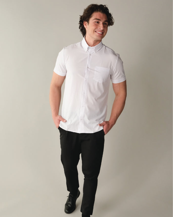 Man wearing a short sleeve white dress shirt with button down collar