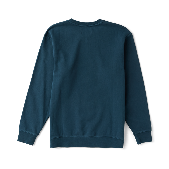 Stylish navy Roark gear displayed in an adventurous setting, perfect for outdoors and travel.