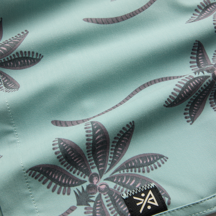 Exploring unknown paths with Roark gear, capturing the spirit of adventure in every step.
