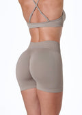 SIGNATURE SCRUNCH SHORTS - OAT