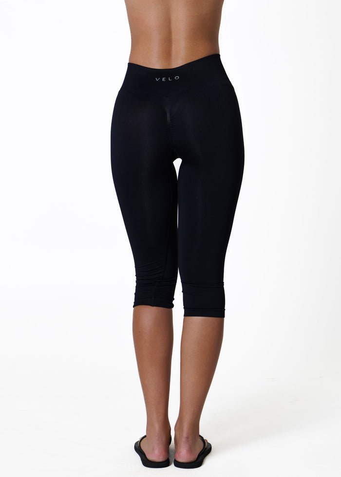 SILHOUETTE SCRUNCH CAPRIS - BLACK