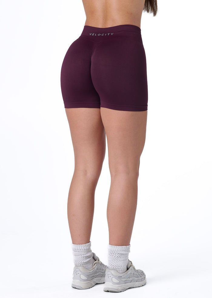 SILHOUETTE SCRUNCH SHORTS - PLUM