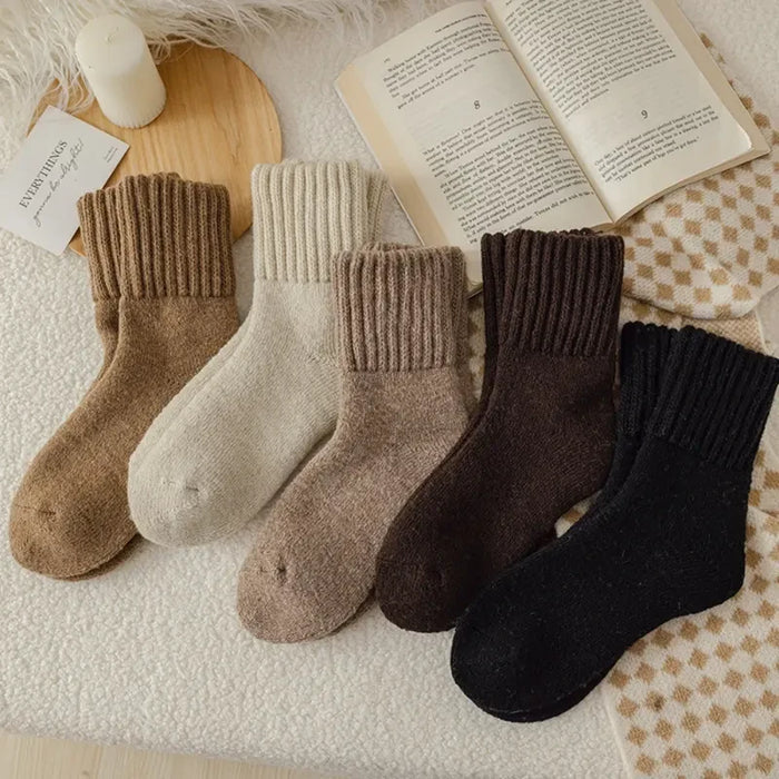Solid Mid Calf Casual Socks