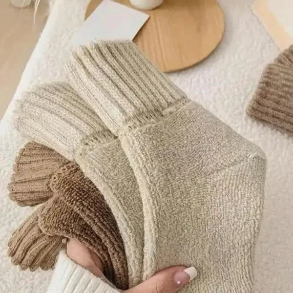 Solid Mid Calf Casual Socks