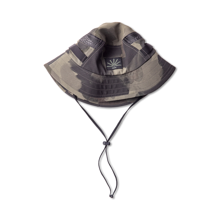 Adventure-ready camouflage fedora sun hat in an outdoor setting, perfect for travel and exploration.