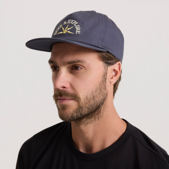 Stylish cap suited for outdoor adventures, featuring a versatile design ideal for both travel and sports activities.