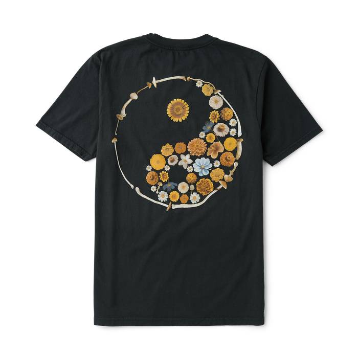 Active shirt featuring Roark's emblem, ideal for adventure and travel